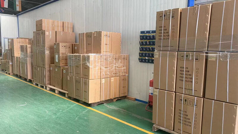 188個(gè)天馳液氮罐裝車(chē)運(yùn)輸發(fā)往外蒙-2