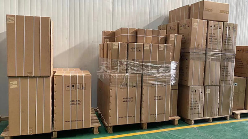 188個(gè)天馳液氮罐裝車(chē)運(yùn)輸發(fā)往外蒙-1